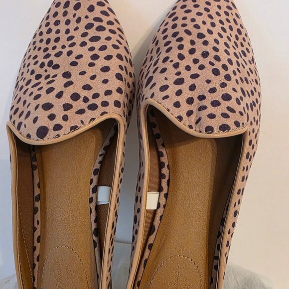 Universal Thread Shoes - Universal Thread women's animal print slip-on flat shoe , size 6.5.